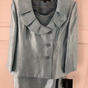 Ice Blue Kasper Dress Suit, New Never worn, SIze 10,